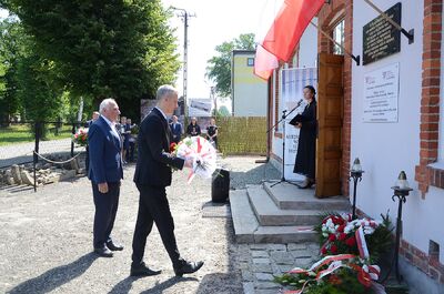 Uroczystość pamięci więźniarek karnej kompanii kobiet KL Auschwitz – Bor/Budy. Fot. Janusz Ślęzak (IPN)