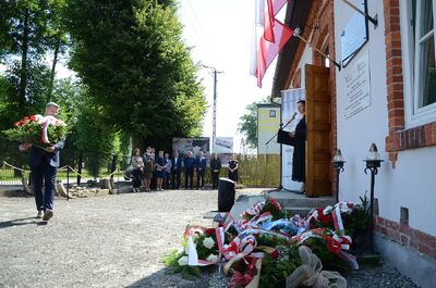 Uroczystość pamięci więźniarek karnej kompanii kobiet KL Auschwitz – Bor/Budy. Fot. Janusz Ślęzak (IPN)