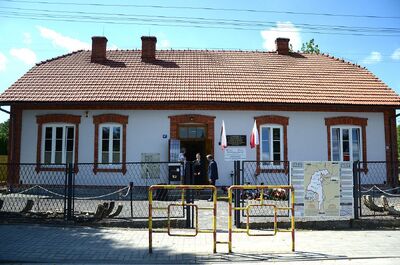 Uroczystość pamięci więźniarek karnej kompanii kobiet KL Auschwitz – Bor/Budy. Fot. Janusz Ślęzak (IPN)