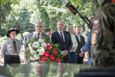 Złożenie kwiatów przy grobie Wojciecha Korfantego – Katowice, 5 lipca 2024. Fot. Krzysztof Łojko (IPN)