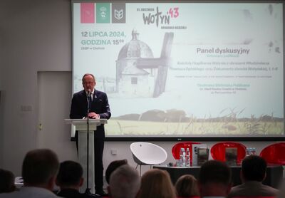 Dyskusja na temat publikacji IPN poświęconych Zbrodni Wołyńskiej. Na zdj. dr hab. Karol Polejowski, zastępca prezesa IPN – 12 lipca 2024. Fot. Mateusz Niegowski (IPN)