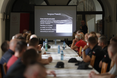 Prelekcja dr. hab. Tomasza Balbusa, poświęcona postaci Sergiusza Piaseckiego Świętym Krzyżu –17 lipca 2024.  Fot. Mikołaj Bujak (IPN)