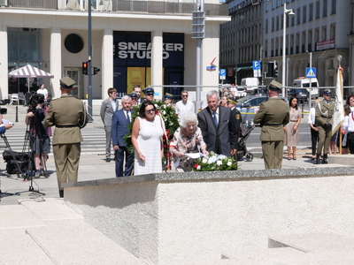 Uroczystości przed pomnikiem Powstańców Warszawy Batalionu AK „Kiliński” – Warszawa, 31 lipca 2024. Fot. Krzysztof Wojciechowski (IPN)