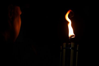 Uroczysty Capstrzyk przy krzyżu upamiętniającym ks. mjr. Ignacego Skorupkę – Ossów, 14 sierpnia 2024. Fot. Mikołaj Bujak (IPN)