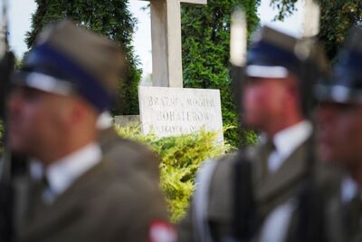 Oddaliśmy hołd poległym Bohaterom walk z 1920 roku – Radzymin, 15 sierpnia 2024. Fot. Mateusz Niegowski (IPN)