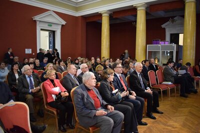 Konferencja poświęcona Józefowi Piłsudskiemu. Od lewej Tomas Venclova-litewski poeta,badacz i tłumacz literatury polskiej, Urszula Doroszewska, Ambasador Nadzwyczajny i Pełnomocny RP w Republice Litewskiej, prezes IPN dr Jarosław Szarek