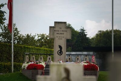 Wizyta delegacji IPN na Polskim Honorowym Cmentarzu Wojennym w Bredzie – 4 września 2024. Fot. Mateusz Niegowski (IPN)