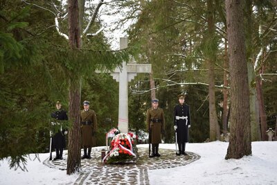 Uroczystości na cmentarzu wojskowym na Antokolu w Wilnie