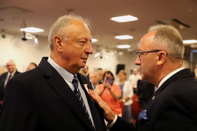 Uroczystość wręczenia Krzyży Wolności i Solidarności oraz medali Reipublicae Memoriae Meritum – Białystok, 12 września 2024. Fot. Paula Prudziłowicz (IPN)