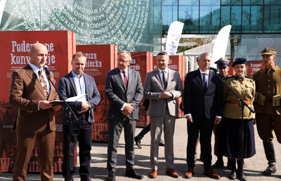 Otwarcie wystawy pt. „Podeptane konwencje. Zbrodnie Wehrmachtu na żołnierzach Wojska Polskiego w trakcie walk i po zakończeniu kampanii polskiej 1939 r.” – 18 września 2024. Fot. IPN