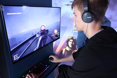 W Pińczowie zaparkował Mobilny Przystanek Historia Przyszłości. Fot. Dariusz Skrzyniarz