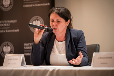 Ogólnopolska konferencja naukowa „Dekret sierpniowy jako narzędzie sprawiedliwych rozliczeń ze zbrodniami okresu wojny i okupacji?”. Na zdj. dr Anna Czocher (IPN w Krakowie, Uniwersytet Papieski Jana Pawła II w Krakowie) – Katowice, 24–25 września 2024. Fot. Krzysztof Łojko (IPN)