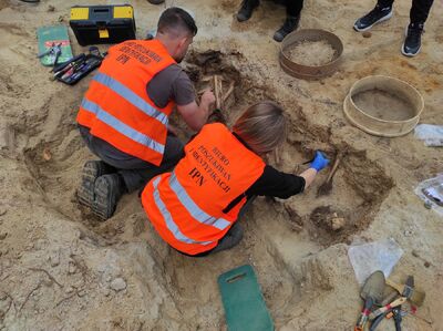 Prace poszukiwawcze IPN na dawnym poligonie wojskowym Brus w Łodzi – wrzesień 2024. Fot. BPiI IPN