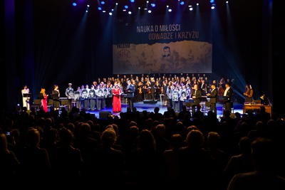 Widowisko muzyczne „Nauka o miłości, odwadze i Krzyżu” – Lublin, 22 października 2024. Fot. Sławek Kasper (IPN)