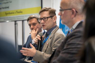 Strefa czasopism IPN w ramach Targów Książki w Katowicach – 8–10 listopada 2024. Na zdj. dr Franciszek Dąbrowski. Fot. Krzysztof Łojko (IPN)