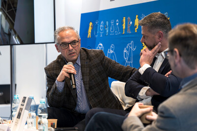 Strefa czasopism IPN w ramach Targów Książki w Katowicach – 8–10 listopada 2024. Na zdj. dr Maciej Korkuć. Fot. Krzysztof Łojko (IPN)