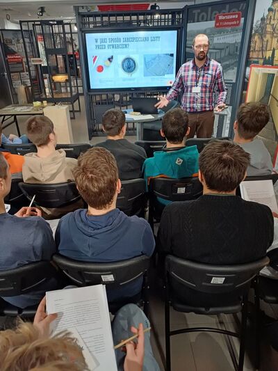 „Historia w artefaktach zapisana” – nowa wystawa Archiwum IPN w Izbie Pamięci Strzelecka 8 – Warszawa, 18 listopada 2024. Fot. Arkadiusz Serwa (OBBH w Warszawie)