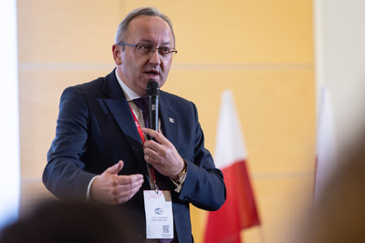 Pomorski Kongres Pamięci Narodowej. Na zdj. zastępca prezesa IPN dr hab. Karol Polejowski – Gdańsk, 21 listopada 2024. Fot. Roman Jocher