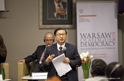 Międzynarodowa konferencja „Warszawski Dialog na rzecz Demokracji” – Warszawa, 7–8 grudnia 2017. Fot. Marcin Jurkiewicz (IPN)