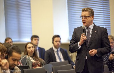 Międzynarodowa konferencja „Warszawski Dialog na rzecz Demokracji” – Warszawa, 7–8 grudnia 2017. Fot. Marcin Jurkiewicz (IPN)
