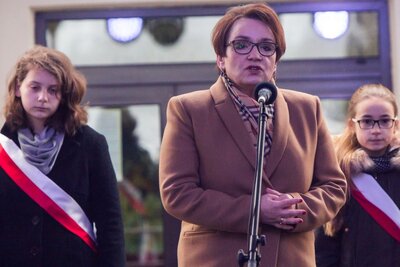 Jestem onieśmielona tym miejscem. Ta „mała wielka” szkoła to cała historia niepodległej Rzeczypospolitej – powiedziała minister edukacji Anna Zalewska. Fot. Sławomir Kasper (IPN)