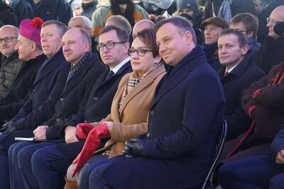 W inauguracji obchodów 100-lecia Odzyskania Niepodległości uczestniczyli prezydent Andrzej Duda, Podsekretarz Stanu w KPRP  Wojciech Kolarski i minister edukacji Anna Zalewska. Fot. Magdalena Ruczyńska (IPN)