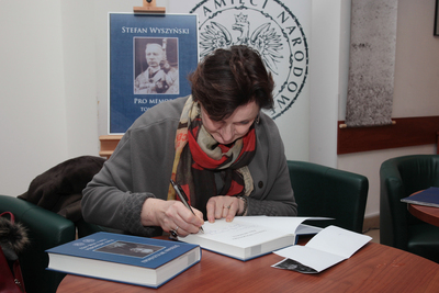 Dr Ewa Czaczkowska. Prezentacja zapisków „Pro memoria” prymasa Stefana Wyszyńskiego – Warszawa, 12 grudnia 2017. Fot. Piotr Życieński (IPN)