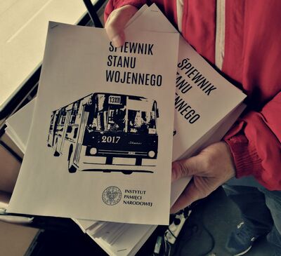 Autobus stanu wojennego – 13 grudnia 2017