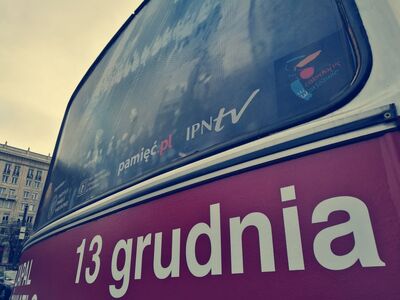 Autobus stanu wojennego – 13 grudnia 2017