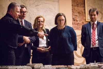 Makieta Warszawy w Teatrze Kamienica przedstawiająca fragment Śródmieścia z sierpnia 1939 roku. Fot. Sławomir Kasper (IPN)