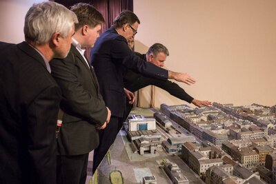 Makieta Warszawy w Teatrze Kamienica przedstawiająca fragment Śródmieścia z sierpnia 1939 roku. Fot. Sławomir Kasper (IPN)