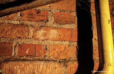 Piwnice byłej katowni NKWD/UB na warszawskiej Pradze – 14 grudnia 2017. Fot. Marcin Jurkiewicz (IPN)