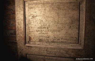 Piwnice byłej katowni NKWD/UB na warszawskiej Pradze – 14 grudnia 2017. Fot. Marcin Jurkiewicz (IPN)