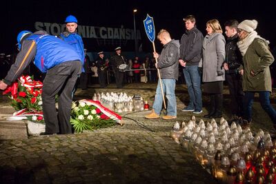 Grudzień ’70 – uroczystości w 47. rocznicę krwawej pacyfikacji protestów robotniczych na Wybrzeżu – 17 grudnia 2017. Fot. Sławomir Kasper (IPN) #25