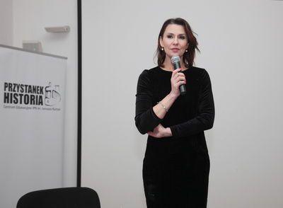 Wieczór poprowadziła Anna Popek. Fot. Piotr Życieński (IPN)