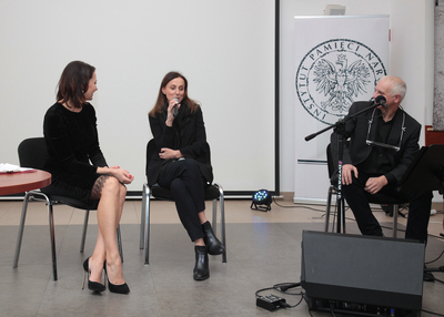 Wieczór poświęcony Przemysławowi Gintrowskiemu. Żona barda Agnieszka Gintrowska i Anna Popek Fot. Piotr Życieński (IPN)