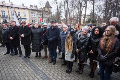 Odsłonięcie tablicy pamiątkowej poświęconej Eleonorze Goleń i innym mieszkańcom powiatu jasielskiego ratującym Żydów podczas niemieckiej okupacji – Jasło, 5 stycznia 2018. Fot. Sławomir Kasper (IPN)