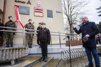 Odsłonięcie tablicy pamiątkowej poświęconej Eleonorze Goleń i innym mieszkańcom powiatu jasielskiego ratującym Żydów podczas niemieckiej okupacji – Jasło, 5 stycznia 2018. Fot. Sławomir Kasper (IPN)