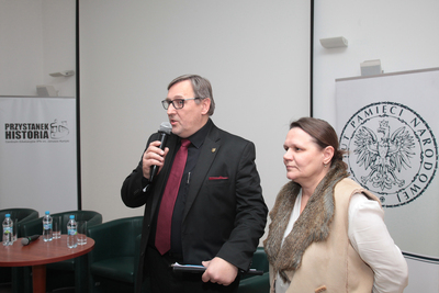 Dr Jędrzej Lipski i Ewa Szakalicka. Fot. Piotr Życieński (IPN)