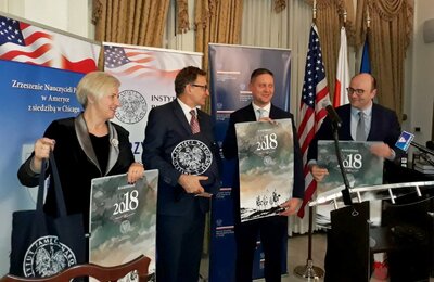 Uroczystość otwarcia „Przystanku Historia IPN” w Chicago. Od lewej: I wiceprezes ZNP  Helena Sołtys, prezes Szarek, Marek Adamczyk i konsul generalny RP w Chicago Piotr Janicki – 18 stycznia 2018