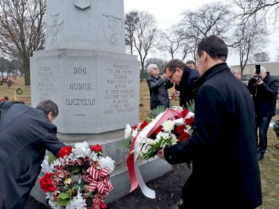 Pomnik Polskiego Żołnierza w kwaterze kombatanckiej cmentarza Maryhill w Niles koło Chicago – 21 stycznia 2018