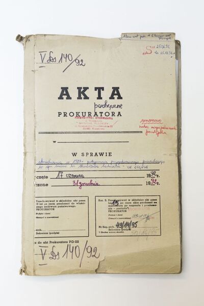 Okładka akt ws. ks. Stanisława Suchowolca