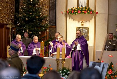 Uroczysta msza pogrzebowa śp. prof. Barbary Otwinowskiej – 26 stycznia 2018. Fot. Marcin Jurkiewicz (IPN)