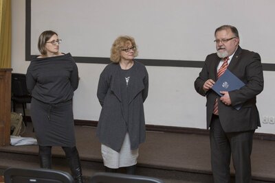 Od lewej: Marzena Kruk, dyrektor Archiwum IPN; Katarzyna Koszewska z dyrekcji MSCDN; Jacek Pawłowicz, dyrektor Muzeum Żołnierzy Wyklętych i Więźniów Politycznych PRL – 8 lutego 2018. Fot. Katarzyna Adamów (IPN)