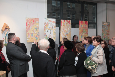 Wernisaż nowych prac Stanisława Kulona „Droga Krzyżowa III”. Fot. P. Życieński (IPN)