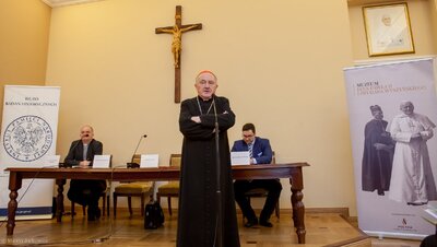 Konferencja naukowa „Biskupi w rzeczywistości politycznej Polski pod rządami komunistów” – Warszawa, 14 lutego 2018. Fot. Marcin Jurkiewicz (IPN)