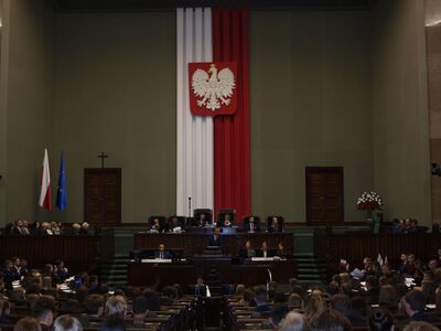 Obrady XXIII Sesji Sejmu Dzieci i Młodzieży, przemawia prezes IPN dr Jarosław Szarek