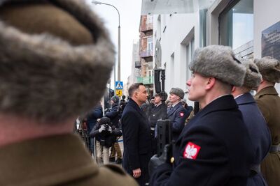 Uroczystości przy ulicy Strzeleckiej, gdzie mieściła się dawna siedziba NKWD/WUBP. Fot. Sławomir Kasper (IPN)