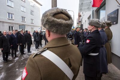 Uroczystości przy ulicy Strzeleckiej, gdzie mieściła się dawna siedziba NKWD/WUBP. Fot. Sławomir Kasper (IPN)