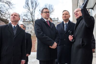 Uroczystości przy ulicy Strzeleckiej, gdzie mieściła się dawna siedziba NKWD/WUBP. Fot. Sławomir Kasper (IPN)
